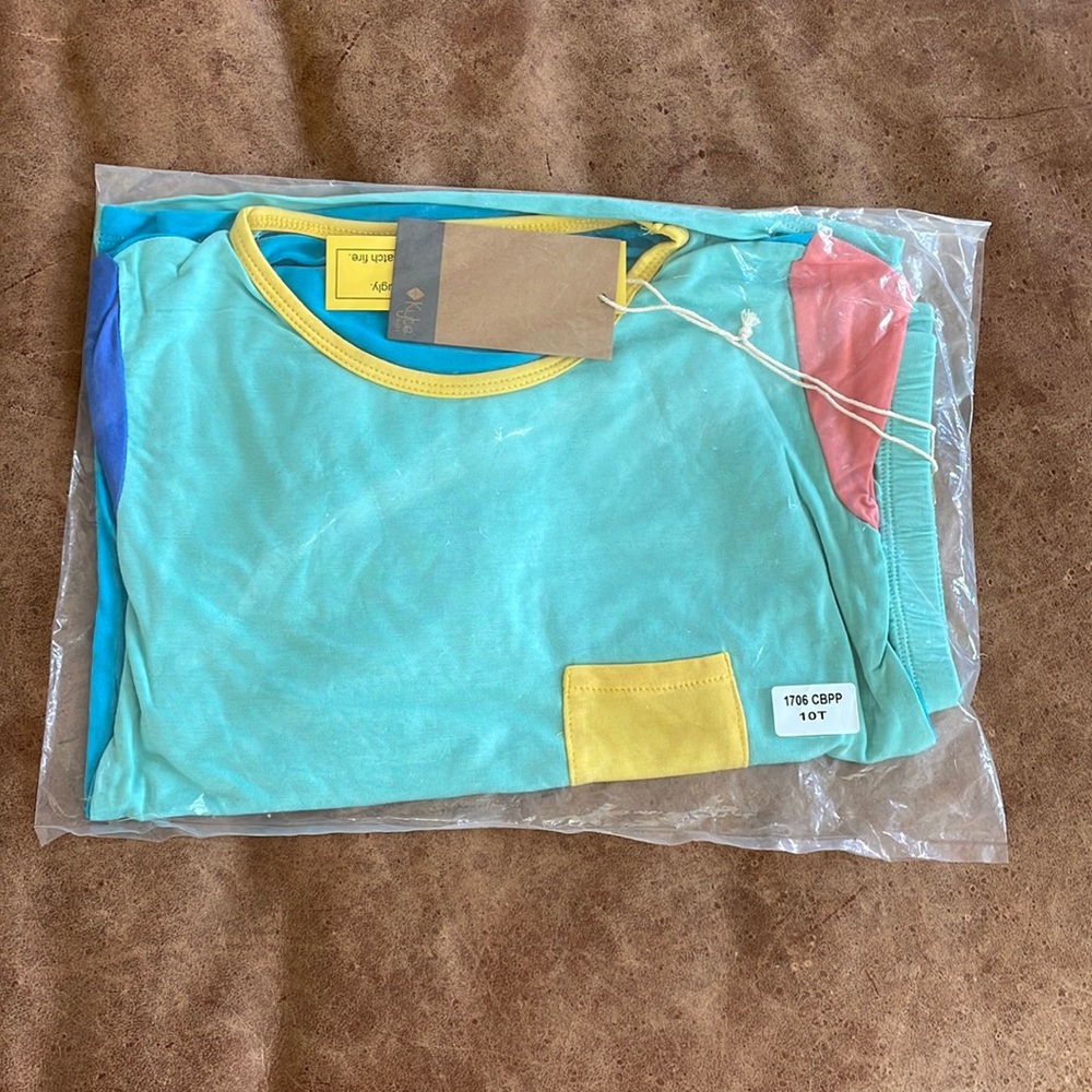 Kyte baby short sleeve toddler pajamas in pineapple color block